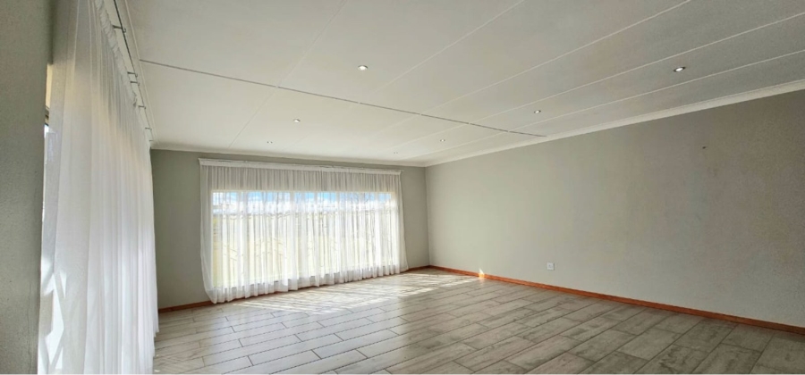 To Let commercial Property for Rent in Bloemfontein Rural Free State